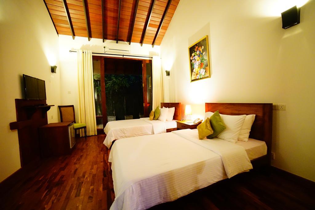 Lespri Grand Hotel Negombo Ruang foto