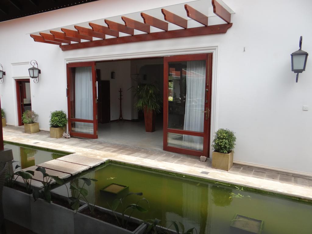 Lespri Grand Hotel Negombo Bagian luar foto