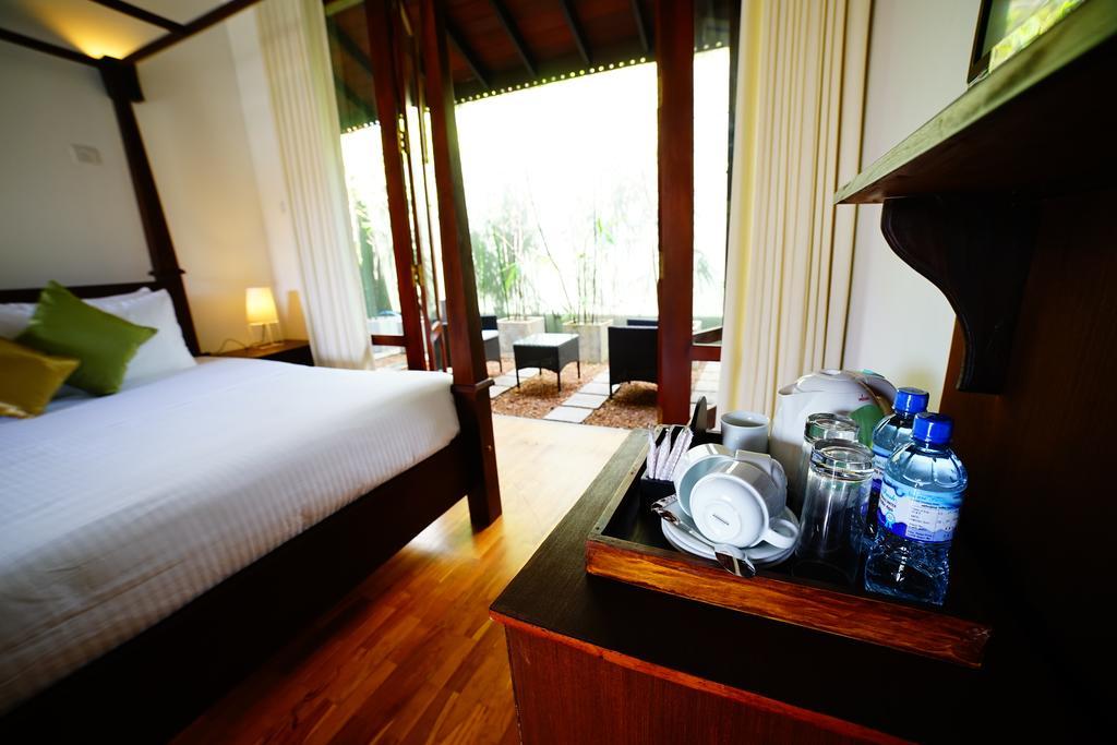 Lespri Grand Hotel Negombo Ruang foto