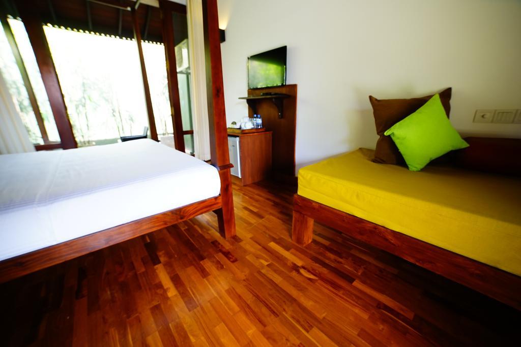 Lespri Grand Hotel Negombo Bagian luar foto