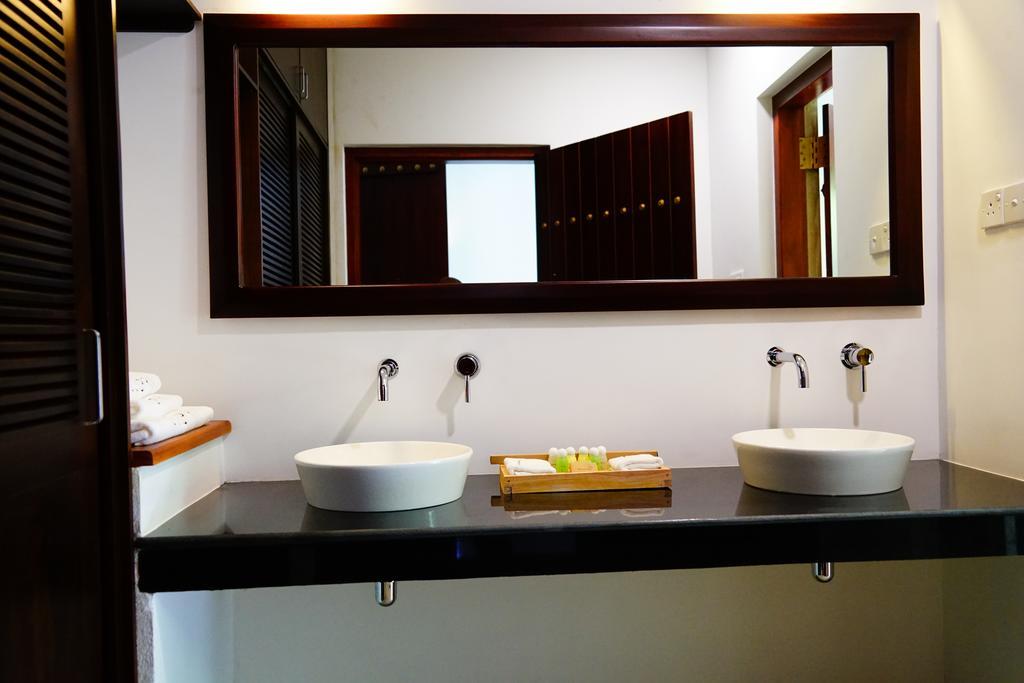 Lespri Grand Hotel Negombo Ruang foto