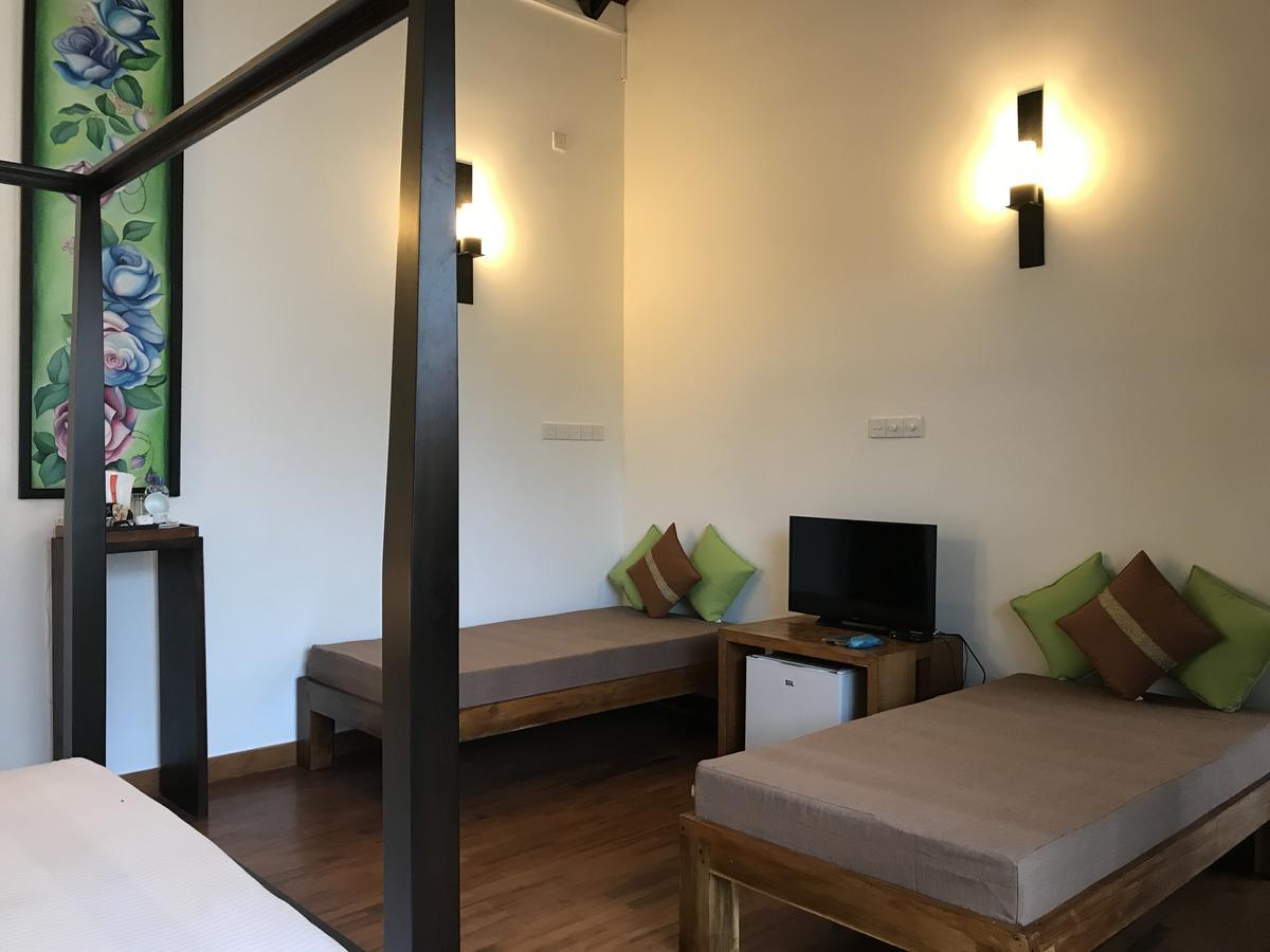 Lespri Grand Hotel Negombo Bagian luar foto