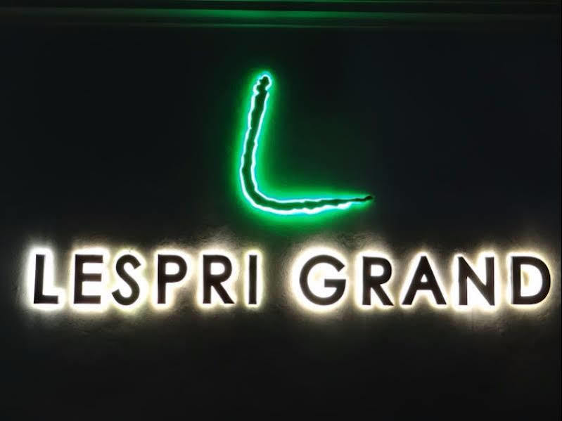Lespri Grand Hotel Negombo Bagian luar foto